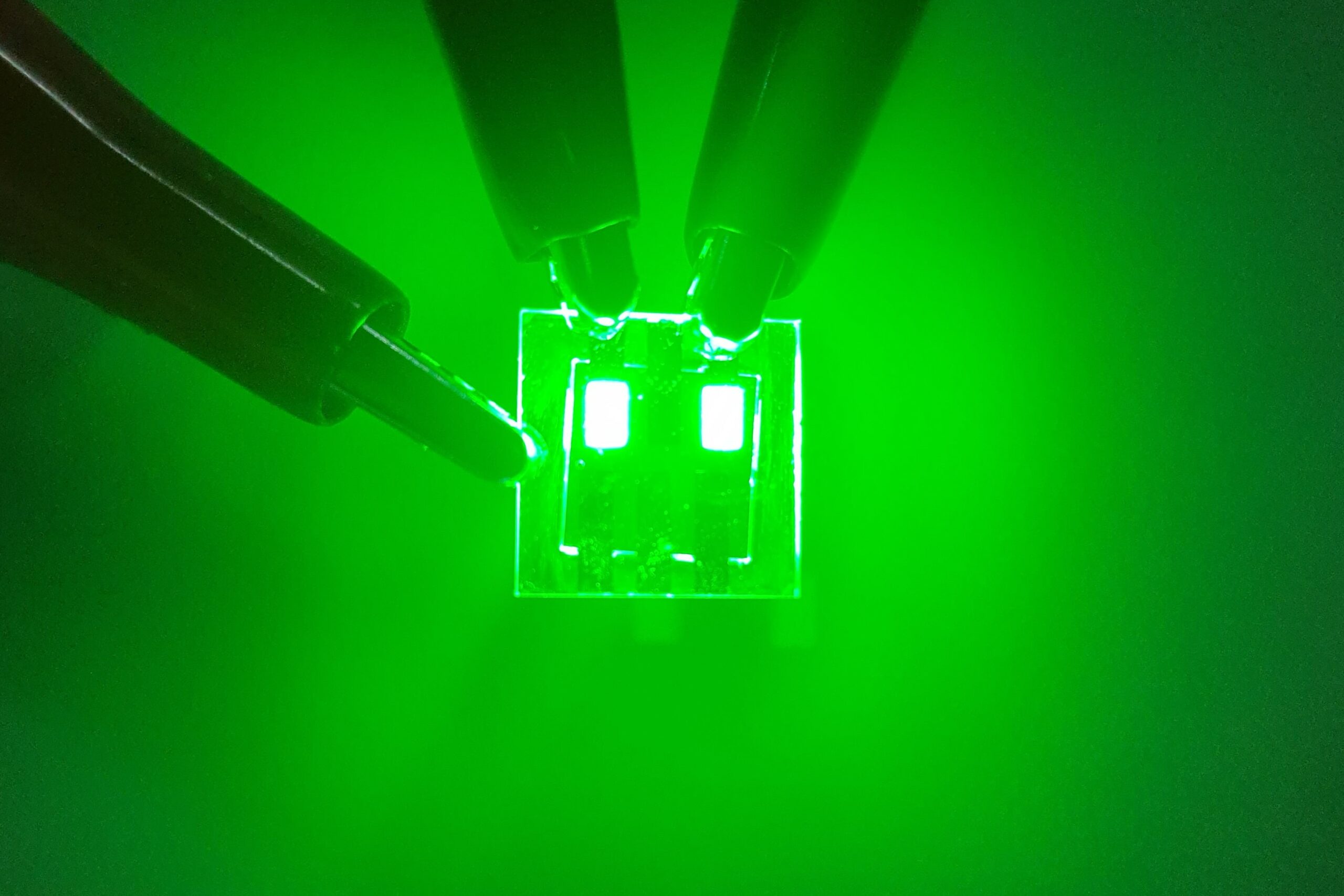 [News] HKUST’s Next-Gen QRLEDs Transform Smartphone & TVs with Ultra-Bright and Color-Rich Displays