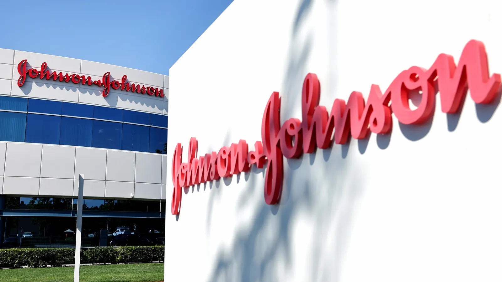 J&J absorbs Stelara, tariff hits to deliver beat-and-raise quarter