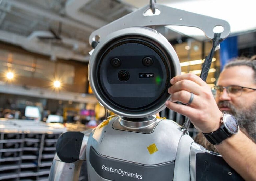 Robot Videos: Atlas Robot Sees, Quadrupeds Guide, and More