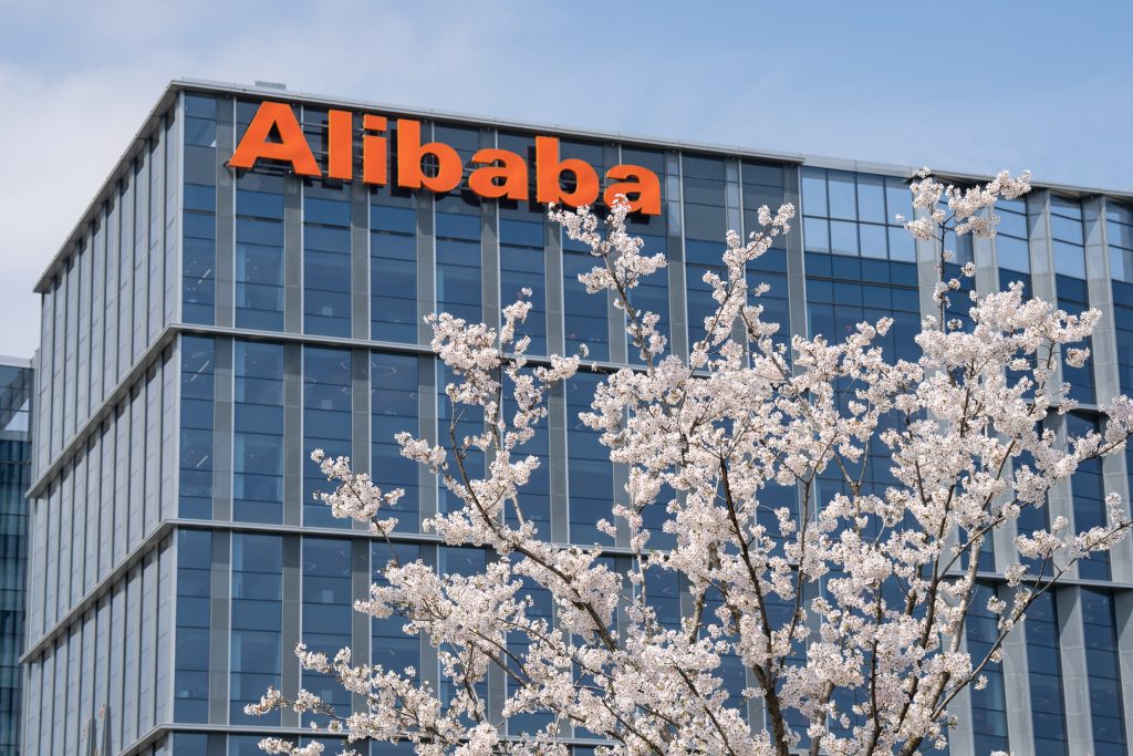 [News] Alibaba Unveils Quark AI Glasses to Take On Meta and Xiaomi, Launch Set for Year-End